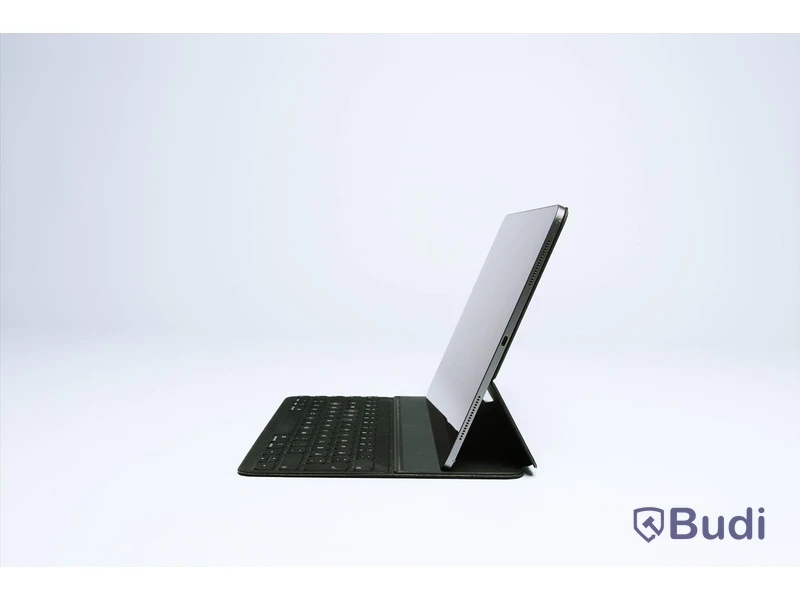 iPad - 12.9 tum , Apple, fjärde generationen, 128 GB, inkl smart keyboard.