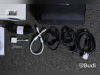Projektor - Benq Digital projector MW727. Inkl. skyddsväska, sladdar (HDMI, strömkabel, bildkabel och adapter).
