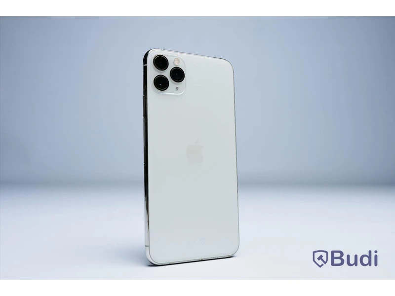 iPhone 11 Pro Max - 256 GB, White, Apple. 90 procent batterihälsa, minimalt slitage, repa skärm.