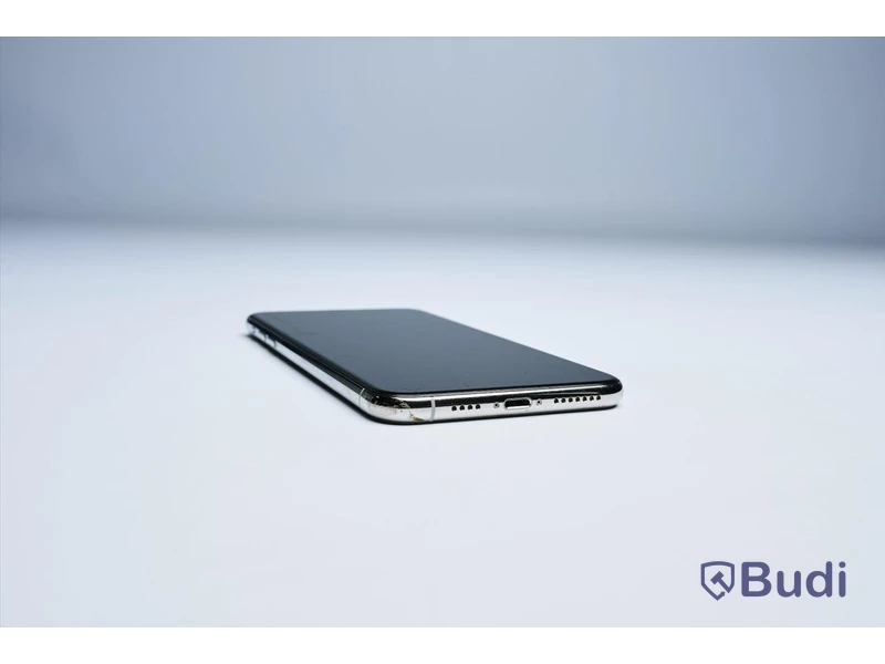 iPhone 11 Pro Max - 256 GB, White, Apple. 90 procent batterihälsa, minimalt slitage, repa skärm.