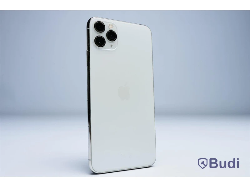 iPhone 11 Pro Max - 256 GB, White, Apple. 90 procent batterihälsa, minimalt slitage, repa skärm.