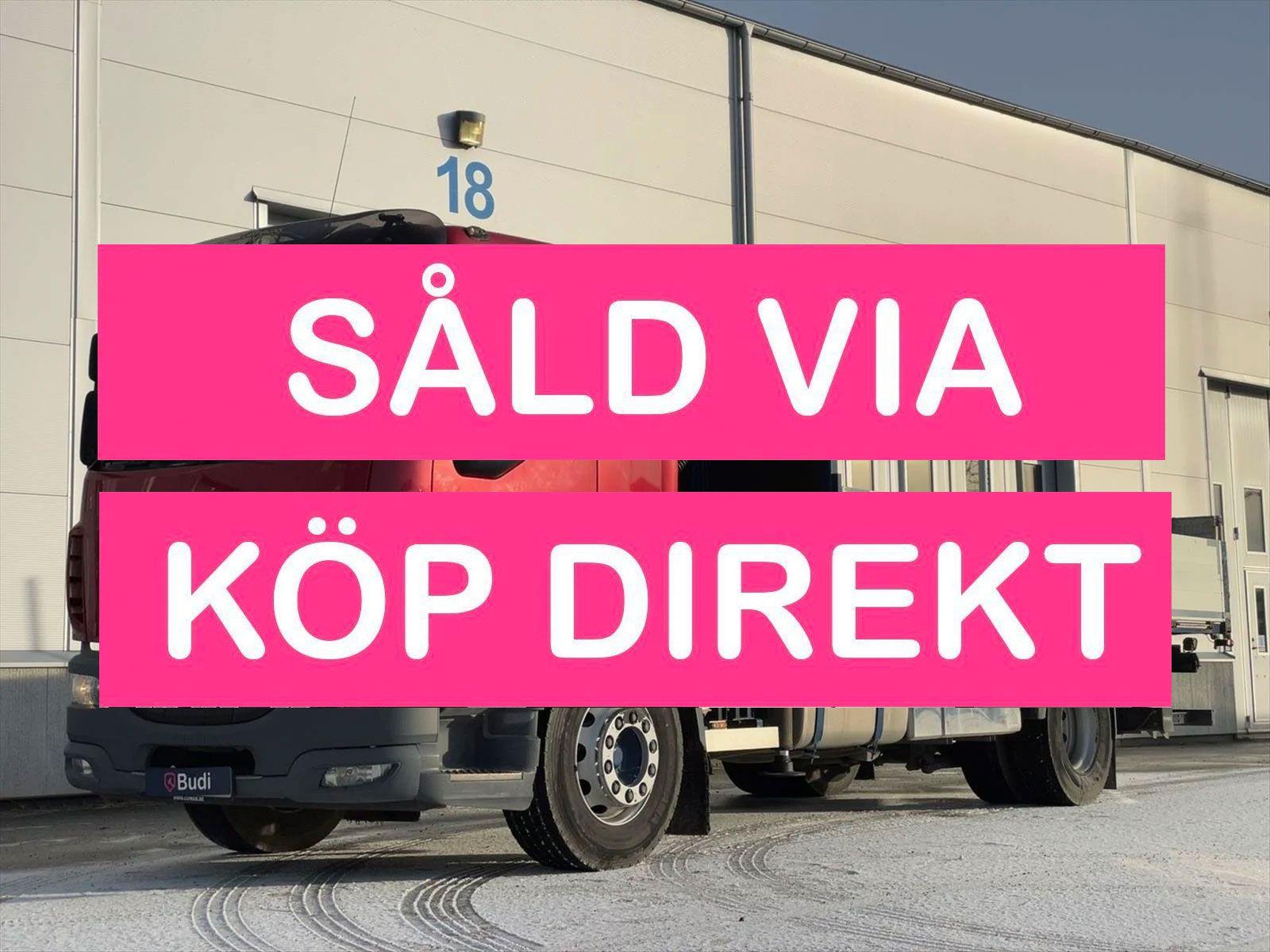 Lastbil DAF LF 290 | 2016 | Brädgårdsbil | Kranflak med vikbar baklyft | SÅLD