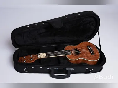 Ukulele - Koki'o, Mahogany Soprano inkl. hard case, RISA Musical Instruments. Ny, Obruten förpackning.