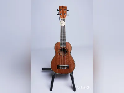 Ukulele - Koki'o, Mahogany Soprano inkl. hard case, RISA Musical Instruments. Ny, Obruten förpackning.