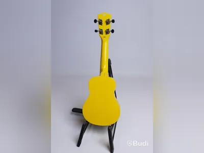 Ukulele - Koki'o, Linden Soprano, yellow inkl. tunnt soft case, RISA Musical Instruments. Ny, Obruten förpackning.