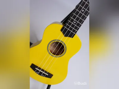 Ukulele - Koki'o, Linden Soprano, yellow inkl. tunnt soft case, RISA Musical Instruments. Ny, Obruten förpackning.