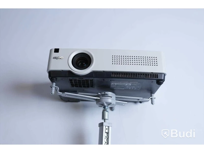 Projektor, Sanyo XGA projector, model: PLC-XU300A