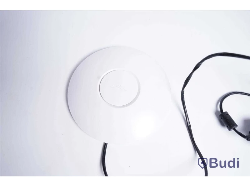 Trådlös acesspunkt - Ubiquity UniFi AP. Ej funktionstestad.
