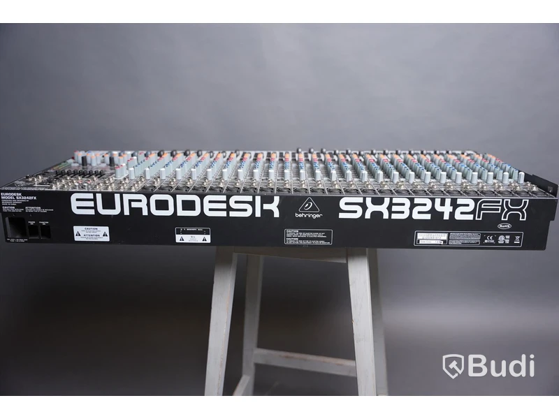 Mixerbord - Behringer Eurodesk SX3242FX. Defekt