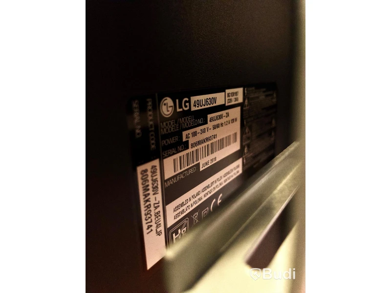 Tv LG 49UJ630V inklusive rullbart ställ & fjärrkontroll