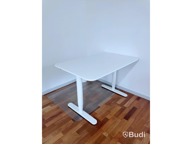 Höj- och sänkbart skrivbord IKEA