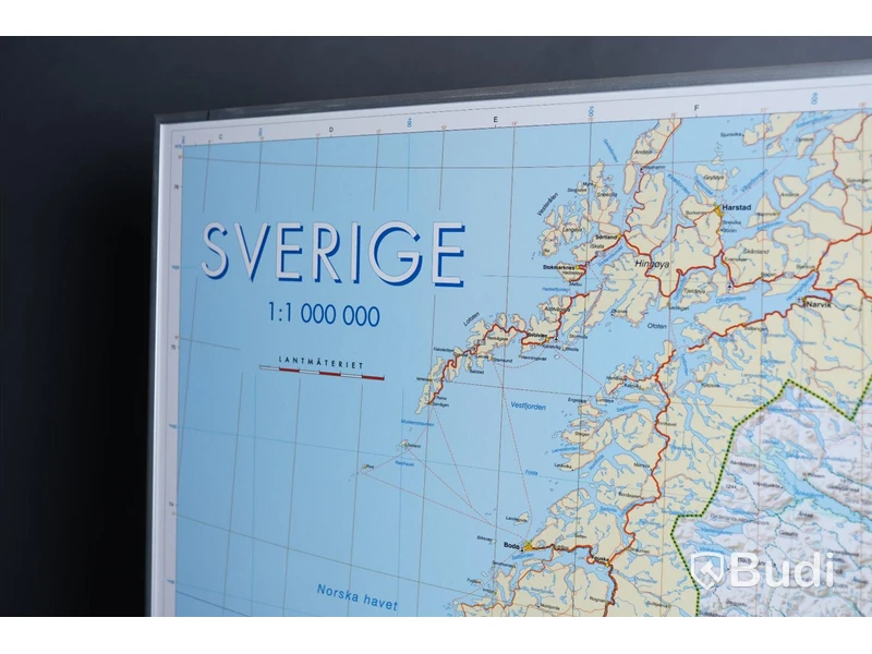 Karta Sverige - 161 x 74,5 cm, aluminiumram, Norstedts kartor AB.