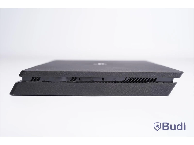 Playstation 4 Slim 500GB (CUH-2116A) inkl. handkontroller & spel