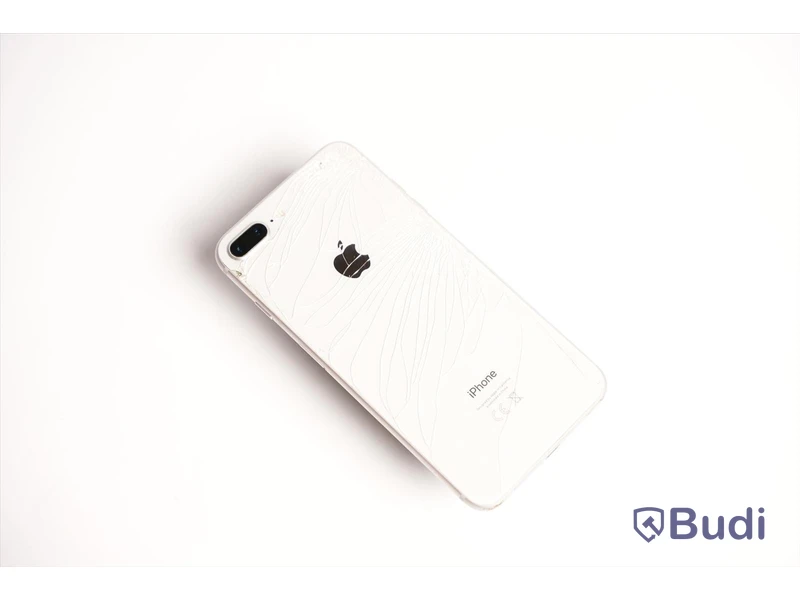 iPhone 8 Plus - 64 GB, Silver, 90 procent batterihälsa, sprucken skärm samt baksida.