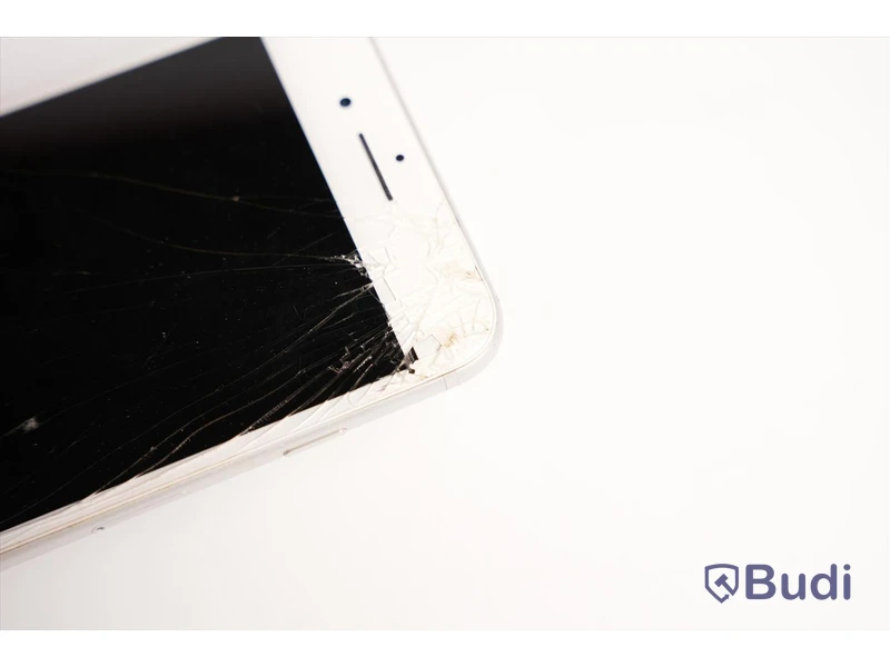 iPhone 8 Plus - 64 GB, Silver, 90 procent batterihälsa, sprucken skärm samt baksida.