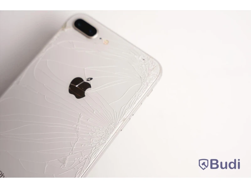 iPhone 8 Plus - 64 GB, Silver, 90 procent batterihälsa, sprucken skärm samt baksida.