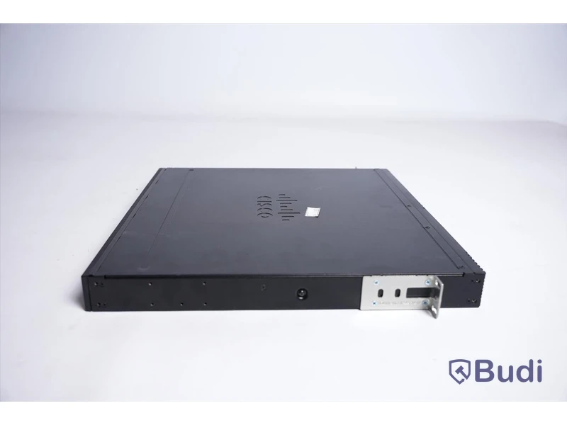 Router -  Cisco ISR 4331.