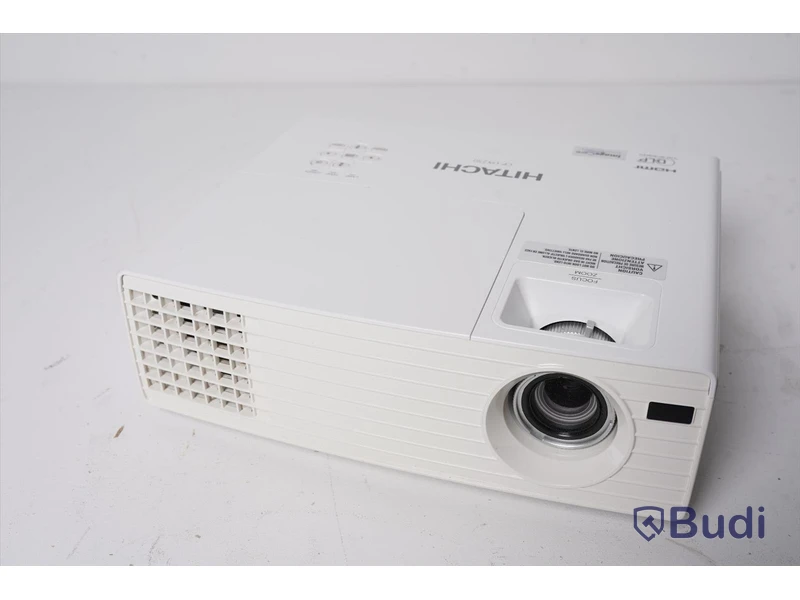 Projektor - CP-DX250, Hitachi. Inkl. takmontering och tillbehör (se bild).