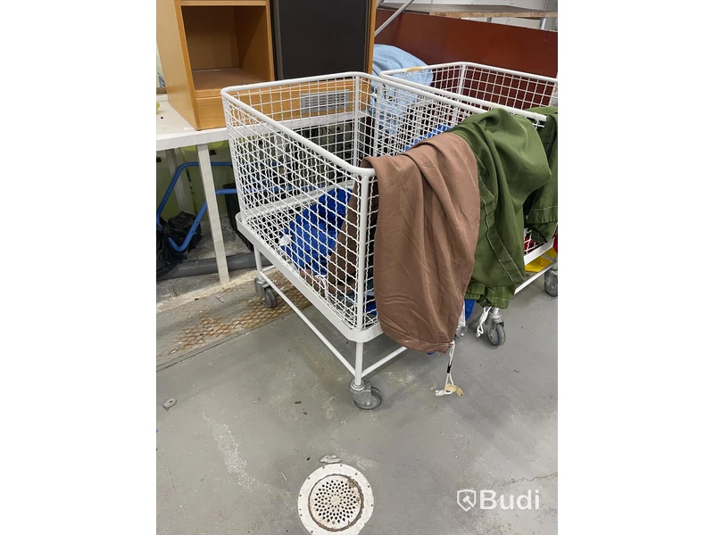 Tvättvagn på hjul.