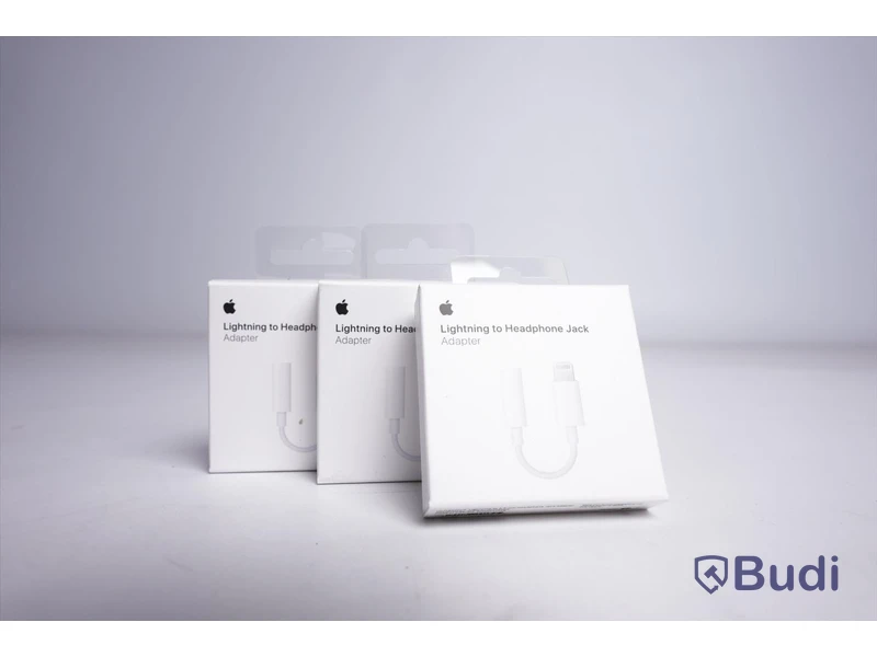 Adapter 3st - Apple Lightning to Headphone Jack. Ny, Obruten förpackning.