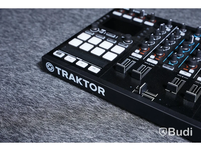 DJ-kontroller - Native Instruments Traktor Kontrol S5