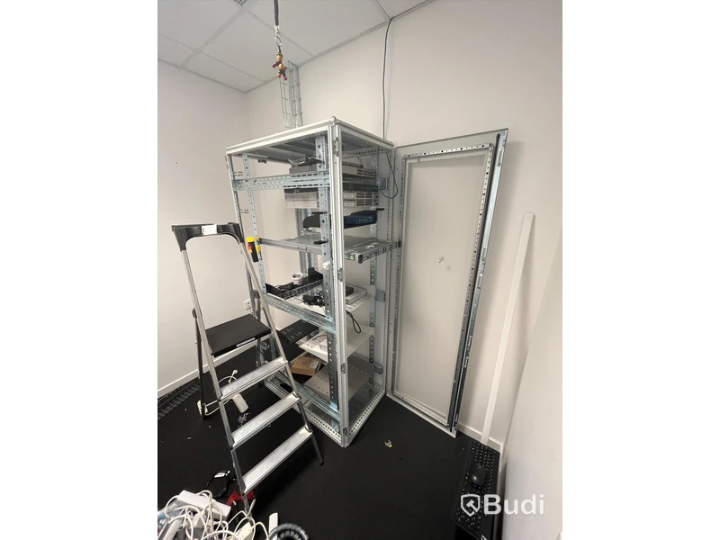 Serverrack från RITTAL, Saknas nycklar och vissa sidor.