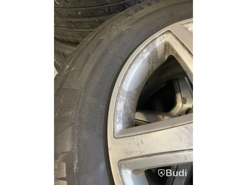 Vinterhjul - 4 st. Michelin, Latitude X-ice X12. Dubbfria.