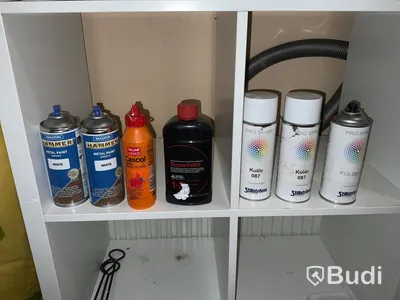 Div färg, sprayburkar mm