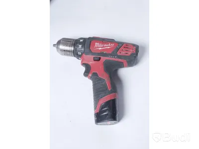 Milwaukee M12 BDD Skruvdragare med batteri och laddare