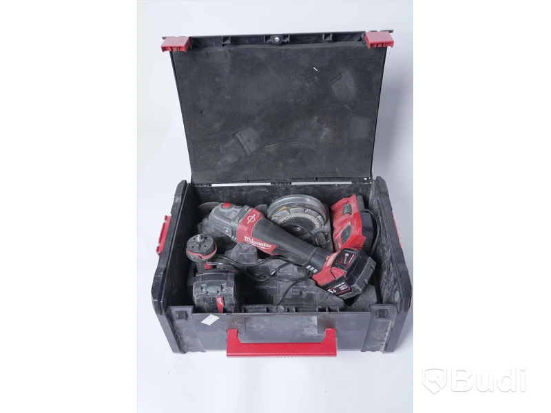 Milwaukee M18 CAG115XPDB Vinkelslip med två batteri och laddare