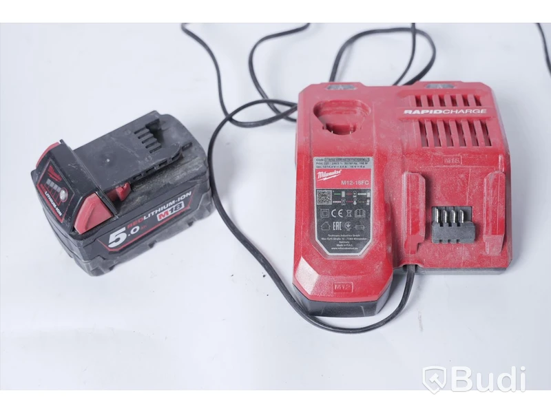Milwaukee M18 CAG115XPDB Vinkelslip med två batteri och laddare