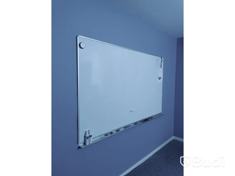 Whiteboard (Ca mått 200 x 125 cm)
