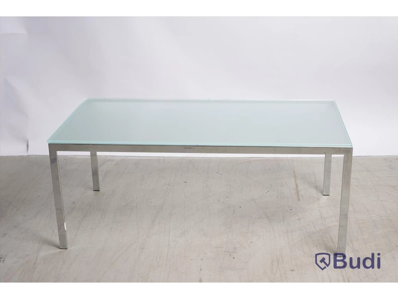Soffbord - glas och metall. b 110 x d 55 x h 45 cm.