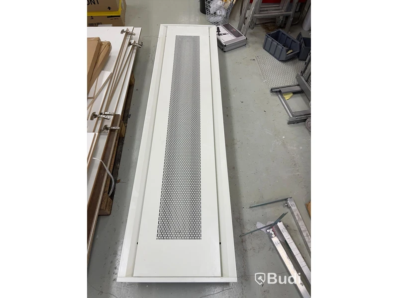 Element 240 x 60 x 20 cm.