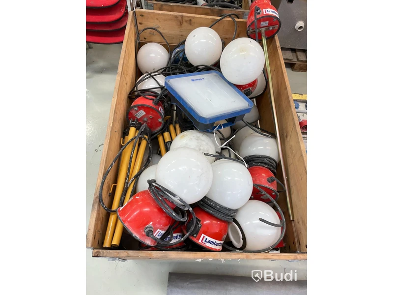 20+ st GARO Bygglampor med eluttag, inkl stativ