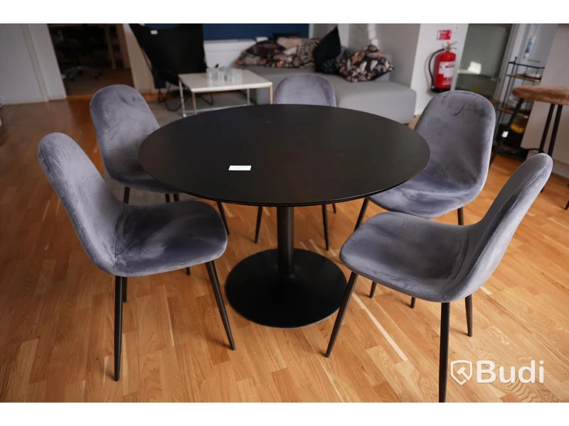 5st stolar samt runt bord, Diameter på bord 110cm