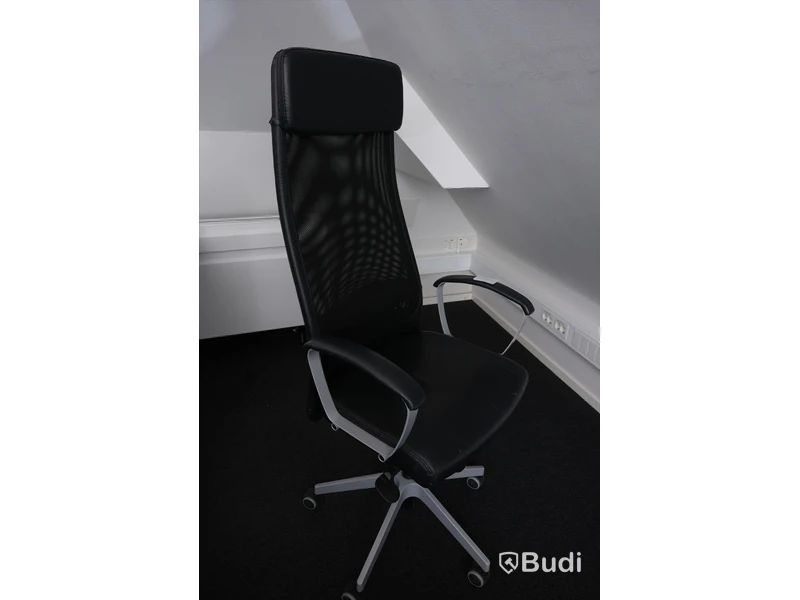 Kontorsstol IKEA Markus med armstöd