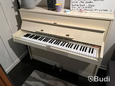 Mindre piano från JAHN