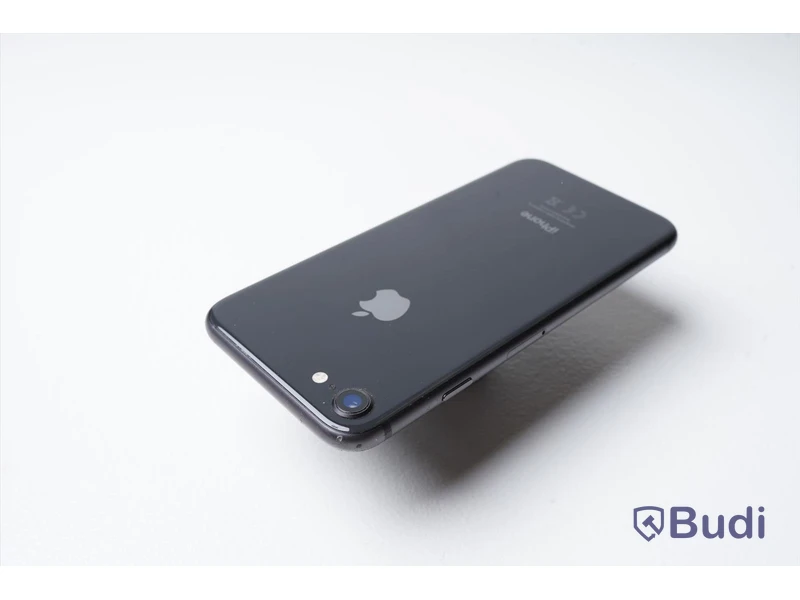 iPhone 8 - 64 GB, 90 procent batterihälsa. Repig framsida.