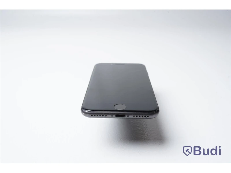 iPhone 8 - 64 GB, 90 procent batterihälsa. Repig framsida.