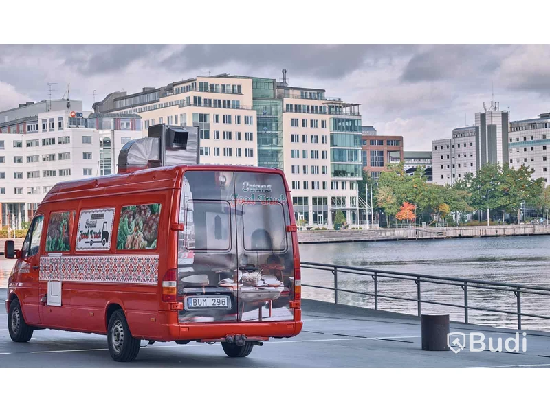Foodtruck Mercedes-benz 312D | Nylackerad | Startklar