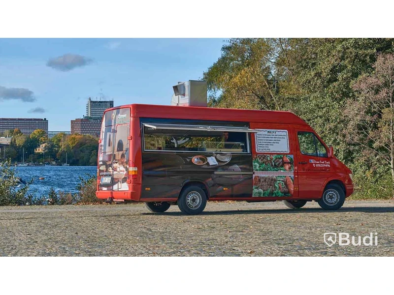 Foodtruck Mercedes-benz 312D | Nylackerad | Startklar