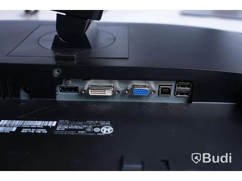 2 ST Olika Datorskärmar DELL U2414Hb, DELL U2412Mb