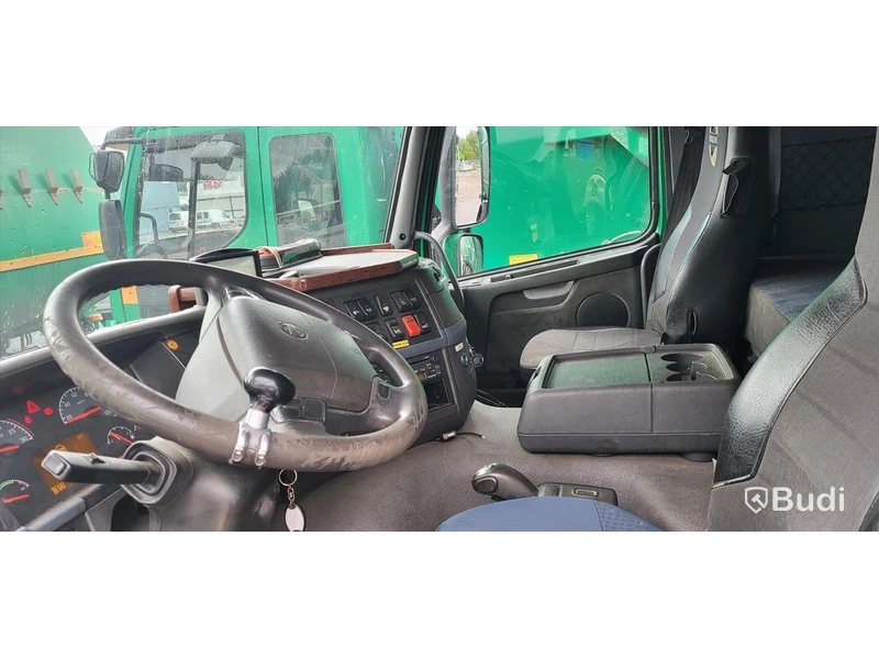 Lastbil Volvo Fm 480 8x4 Globetrotter |ADR| Slamsugare med spolutrustning -2006