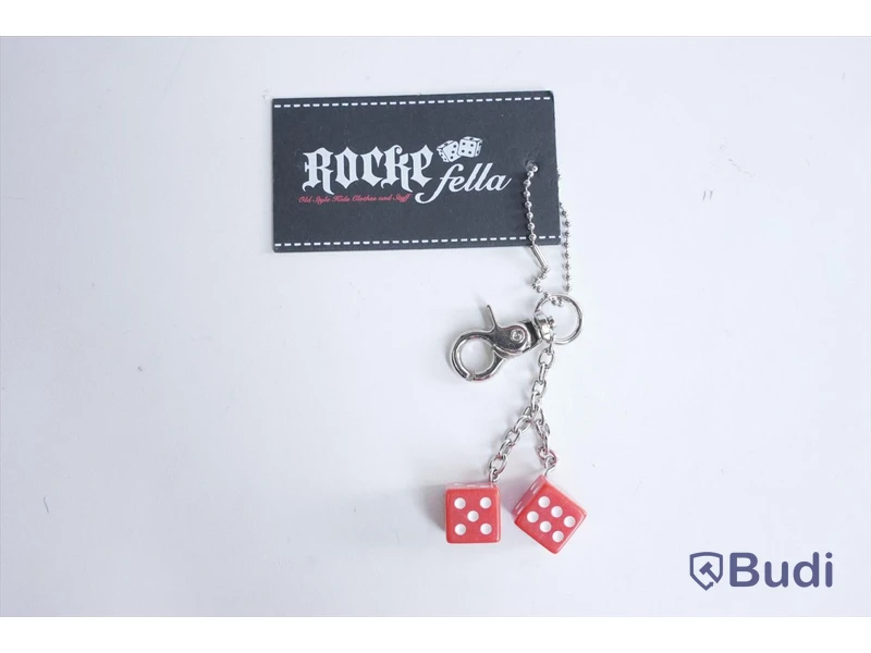 Barnkläder, hårsnoddar och nyckelaccessoar