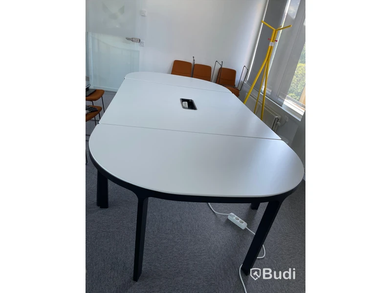Konferensbord med medielåda 280cm längd , 140 bredd