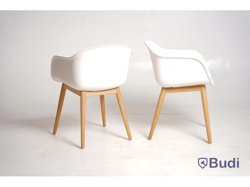 2 st. Designstol - Muuto, Fiber Armchair, natural white återvunnen plast och ek.