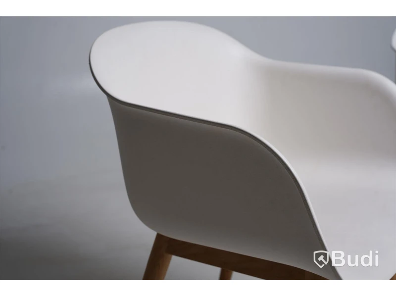 2 st. Designstol - Muuto, Fiber Armchair, natural white återvunnen plast och ek.