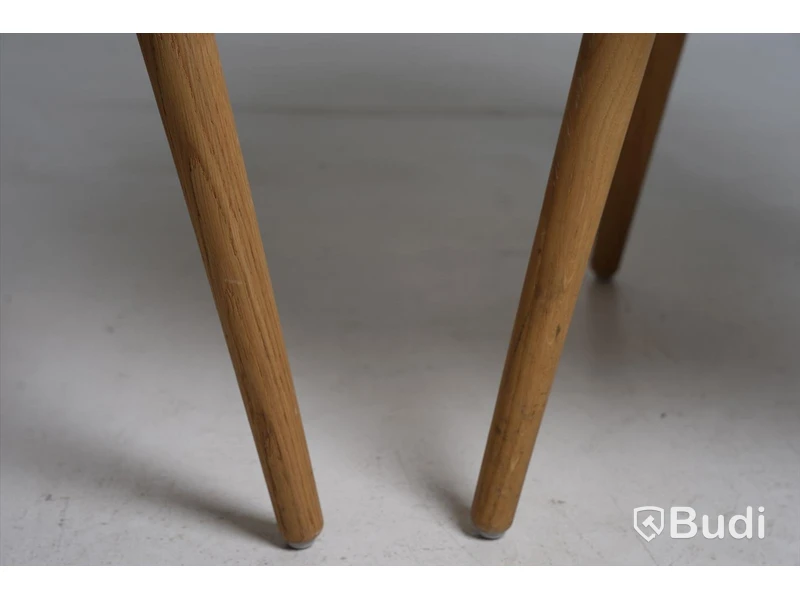 2 st. Designstol - Muuto, Fiber Armchair, natural white återvunnen plast och ek.