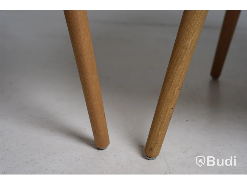 2 st. Designstol - Muuto, Fiber Armchair, natural white återvunnen plast och ek.